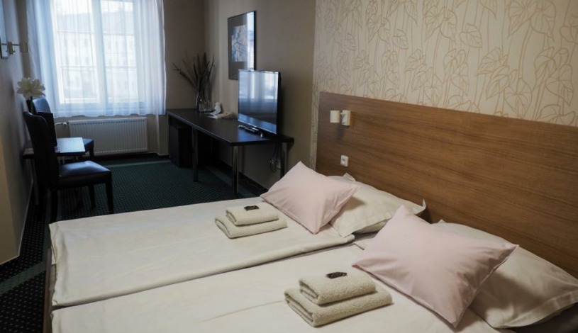 Hotel POD VĚŽÍ  Hradec Králové